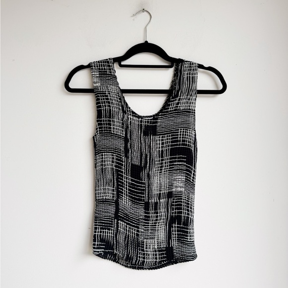 VINTAGE NICOLA Black and White Crinkle Pleat Tank Top Small - Picture 6 of 7